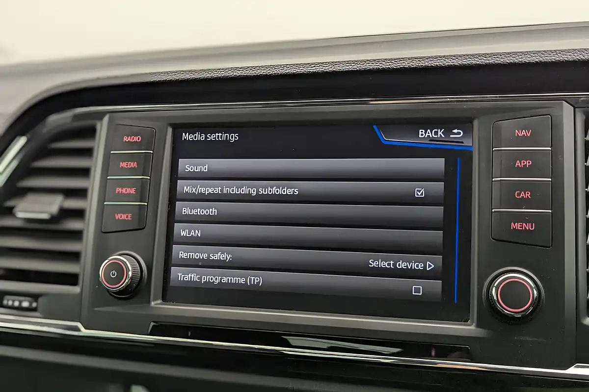 Used 2019 SEAT Ateca Fr Sport White - Interior and Exterior details 14