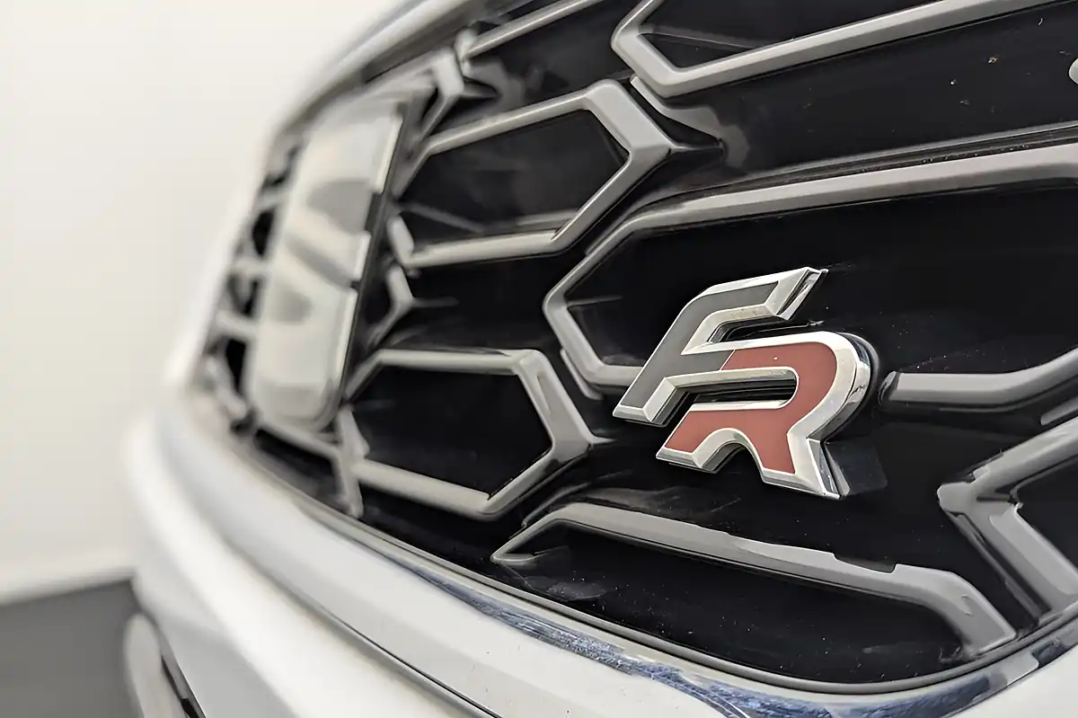 Used 2019 SEAT Ateca Fr Sport White - Interior and Exterior details 17