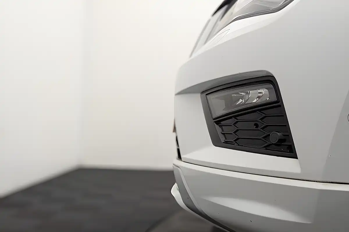 Used 2019 SEAT Ateca Fr Sport White - Interior and Exterior details 18