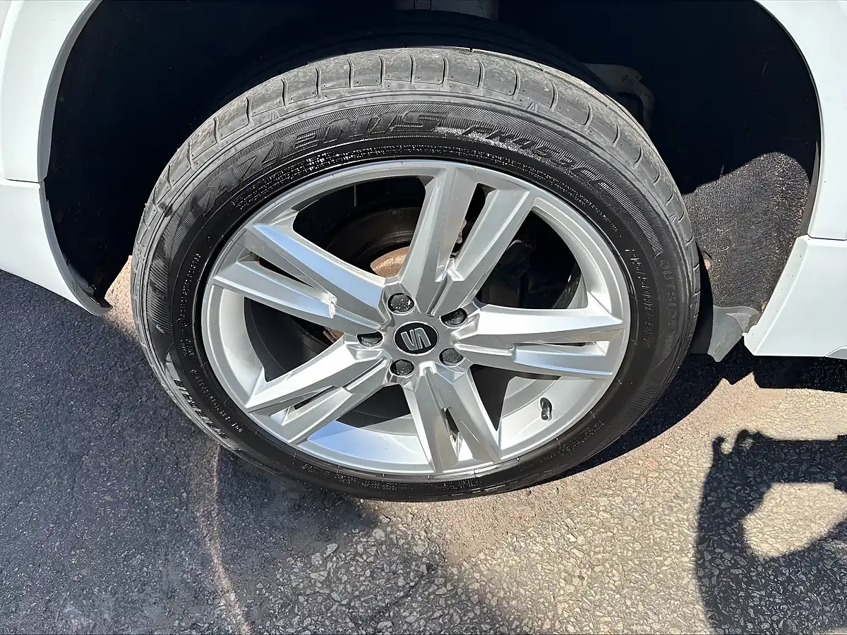 Used 2019 SEAT Ateca Fr White - Interior and Exterior details 14