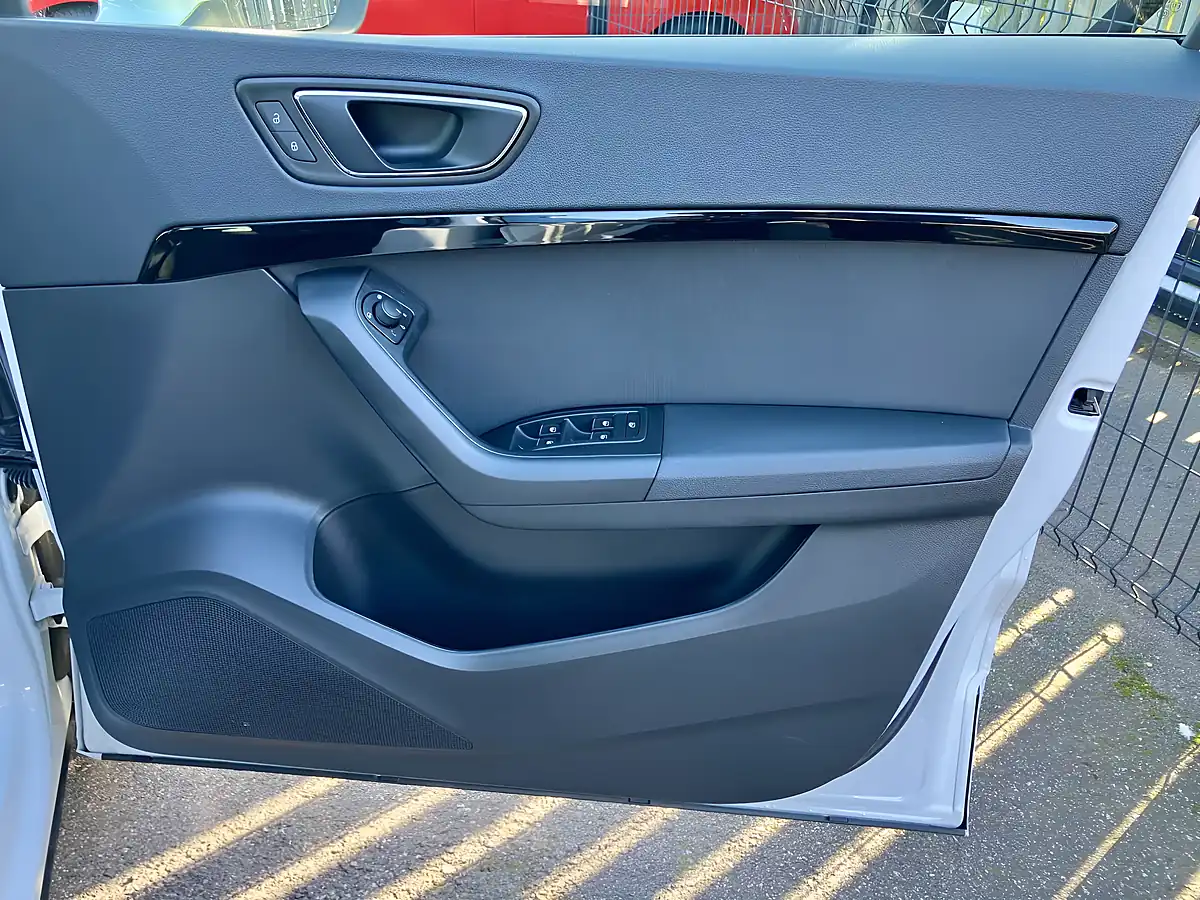 Used 2019 SEAT Ateca Fr White - Interior and Exterior details 10