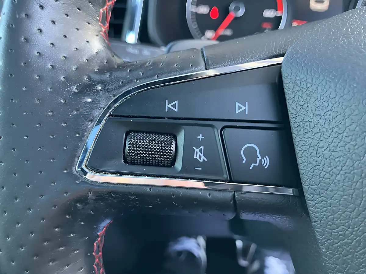 Used 2019 SEAT Ateca Fr White - Interior and Exterior details 14