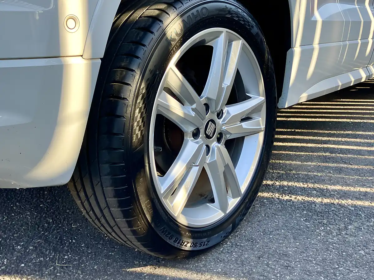 Used 2019 SEAT Ateca Fr White - Interior and Exterior details 7