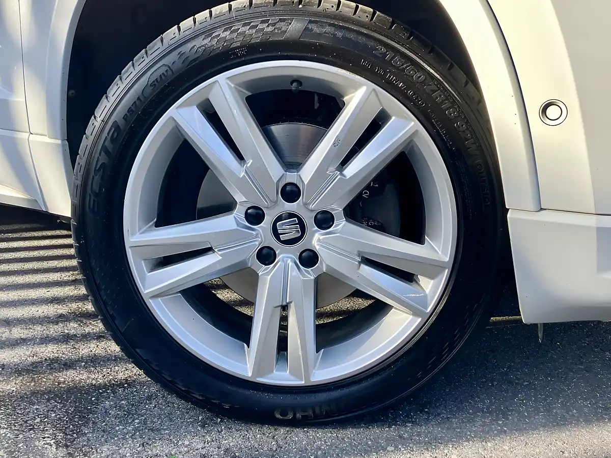 Used 2019 SEAT Ateca Fr White - Interior and Exterior details 9