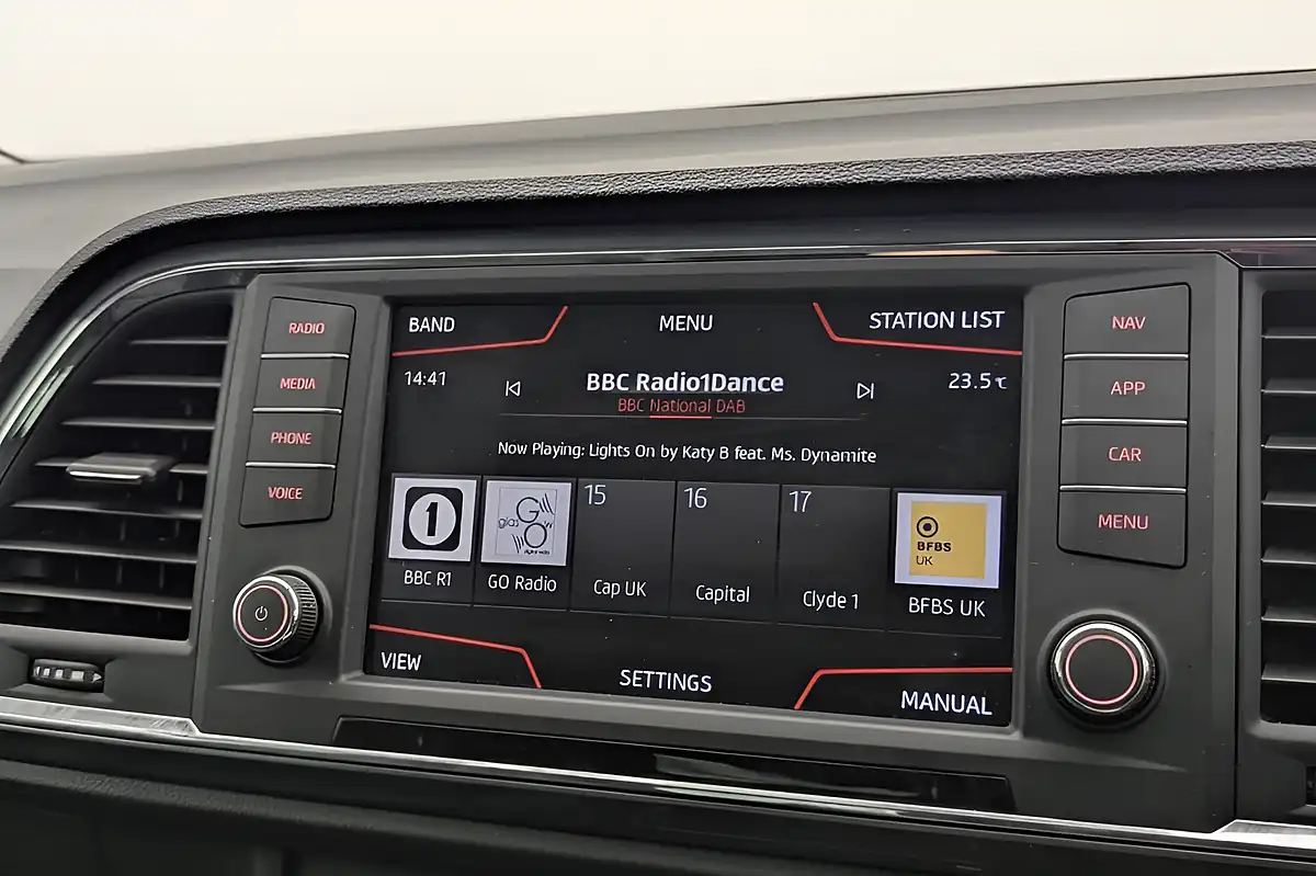 Used 2019 SEAT Ateca Se L Black - Interior and Exterior details 14