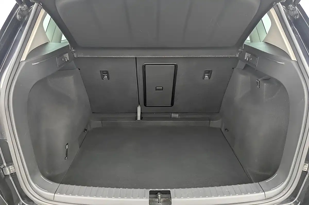 Used 2019 SEAT Ateca Se L Black - Interior and Exterior details 17