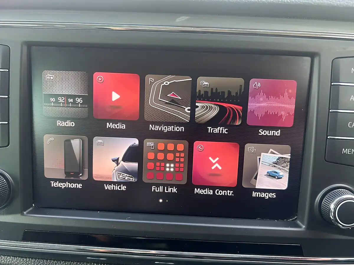Used 2019 SEAT Ateca Se L Black - Interior and Exterior details 12