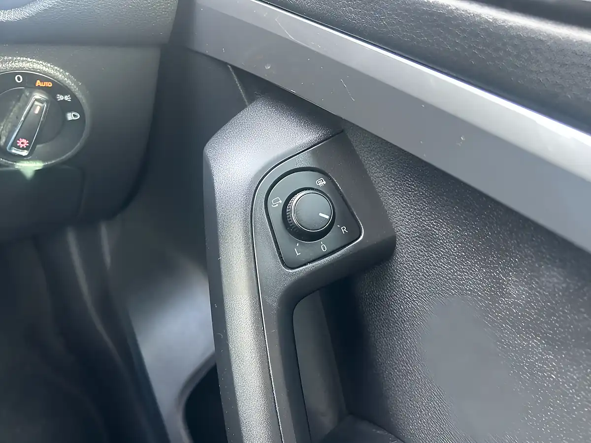 Used 2019 SEAT Ateca Se L Black - Interior and Exterior details 13
