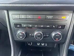 Used 2019 SEAT Ateca Se L Black - Interior and Exterior details 14