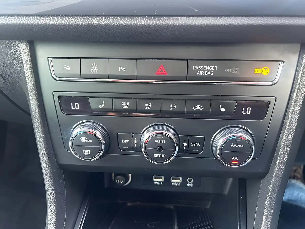 Used 2019 SEAT Ateca Se L Black - Interior and Exterior details 14