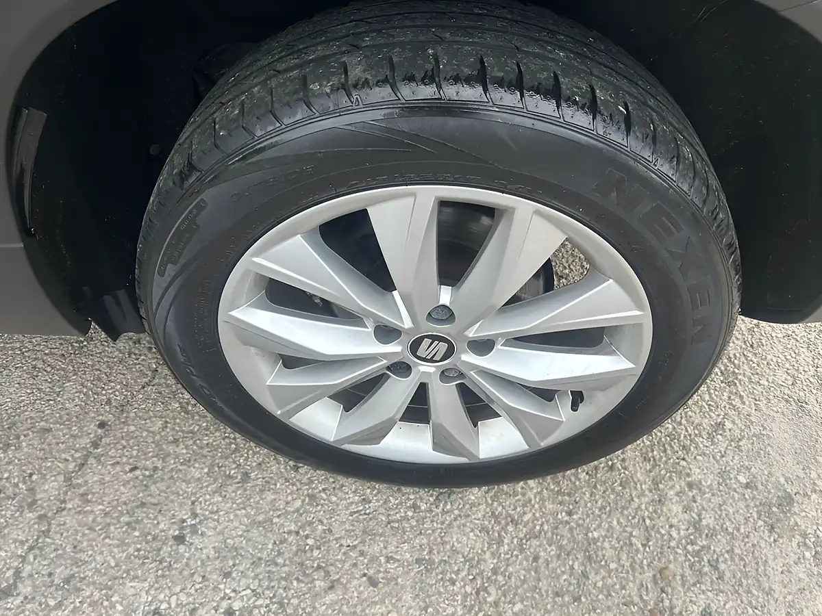 Used 2019 SEAT Ateca Se L Black - Interior and Exterior details 17