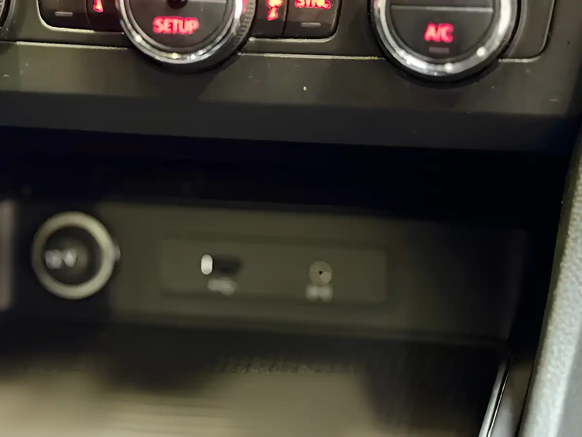 Used 2019 SEAT Ateca Se Rodium Grey Metallic - Interior and Exterior details 20