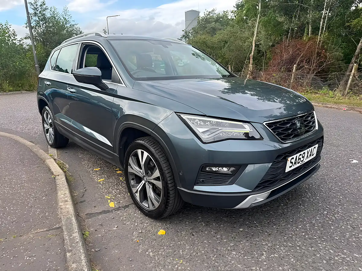 Used 2019 SEAT Ateca Se Technology Grey - Front View