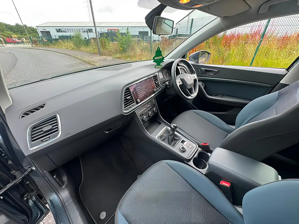 Used 2019 SEAT Ateca Se Technology Grey - Interior and Exterior details 14