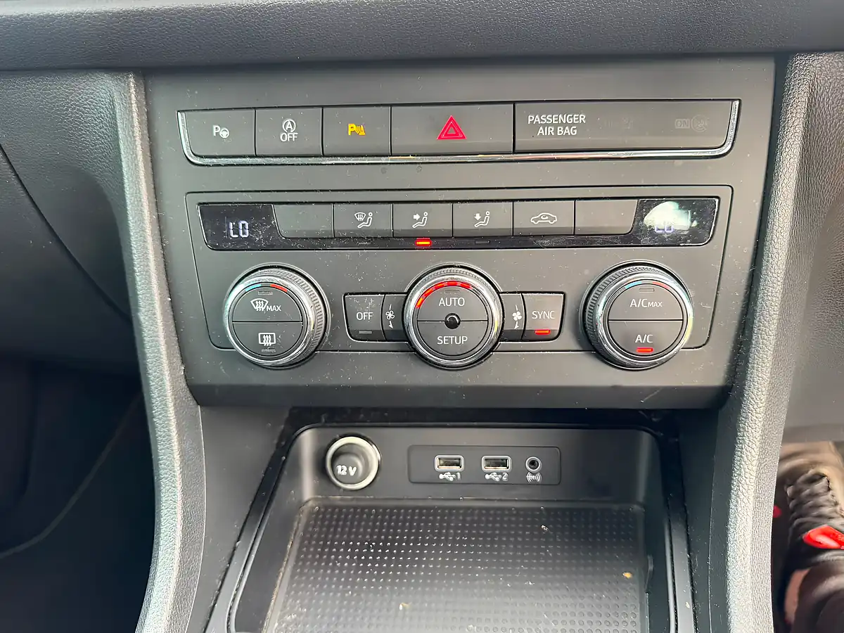 Used 2019 SEAT Ateca Se Technology Grey - Interior and Exterior details 15
