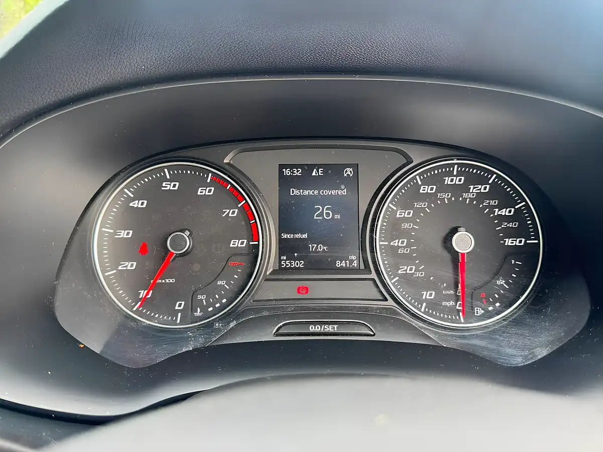 Used 2019 SEAT Ateca Se Technology Grey - Interior and Exterior details 17