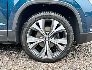 Used 2019 SEAT Ateca Se Technology Lava Blue - Interior and Exterior details 11
