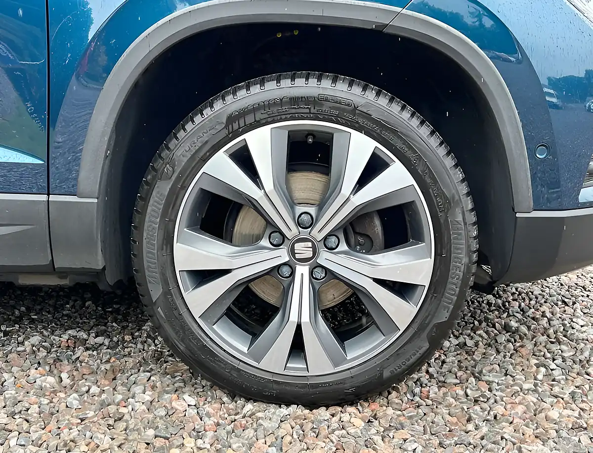 Used 2019 SEAT Ateca Se Technology Lava Blue - Interior and Exterior details 11
