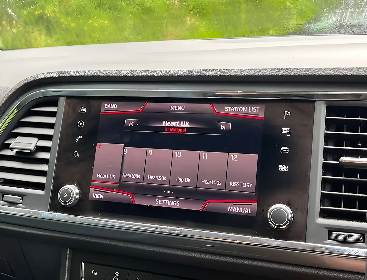 Used 2019 SEAT Ateca Se Technology Lava Blue - Interior and Exterior details 14