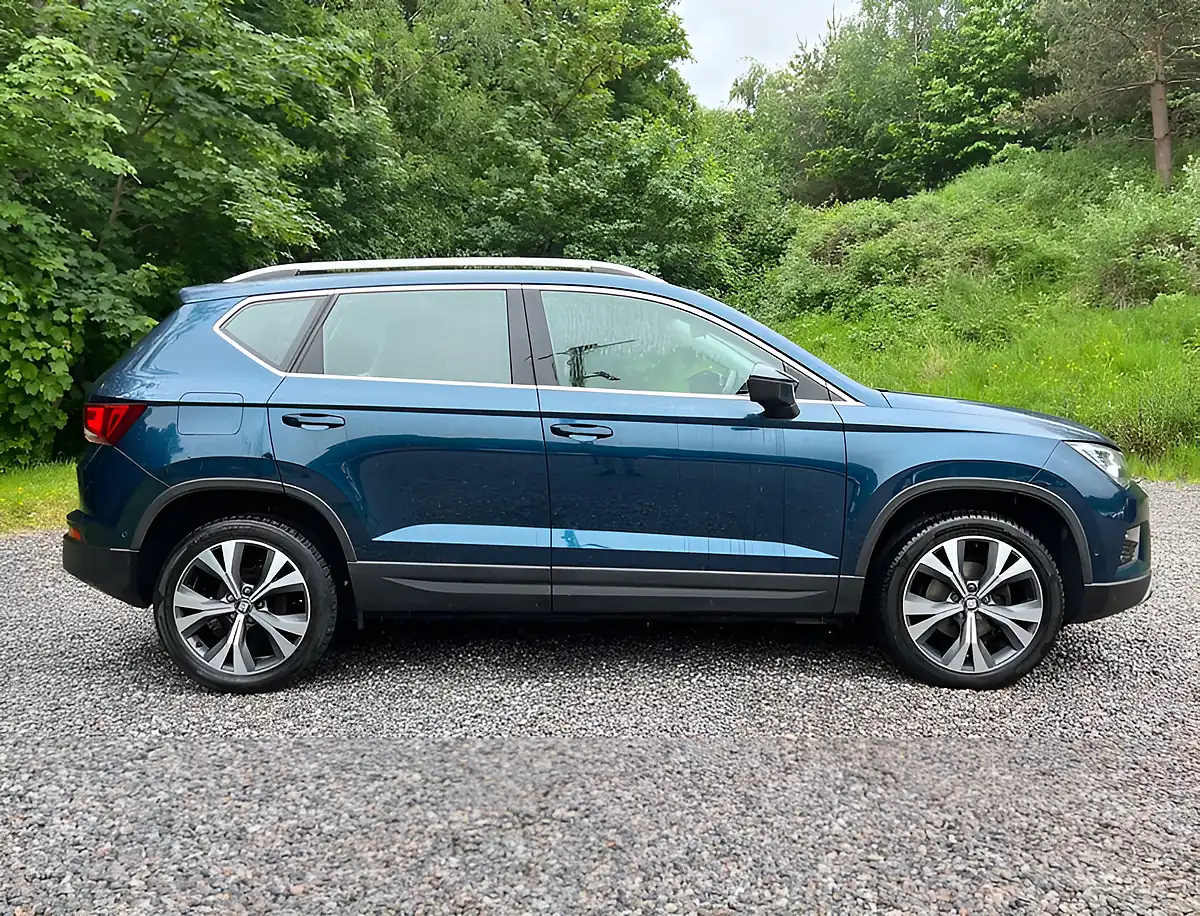 Used 2019 SEAT Ateca Se Technology Lava Blue - Interior and Exterior details 2