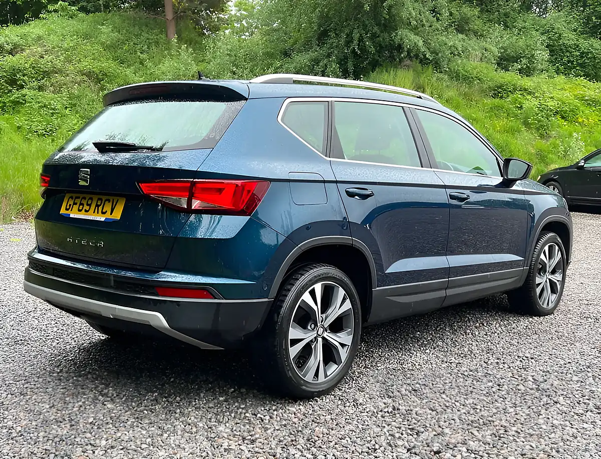 Used 2019 SEAT Ateca Se Technology Lava Blue - Interior and Exterior details 3
