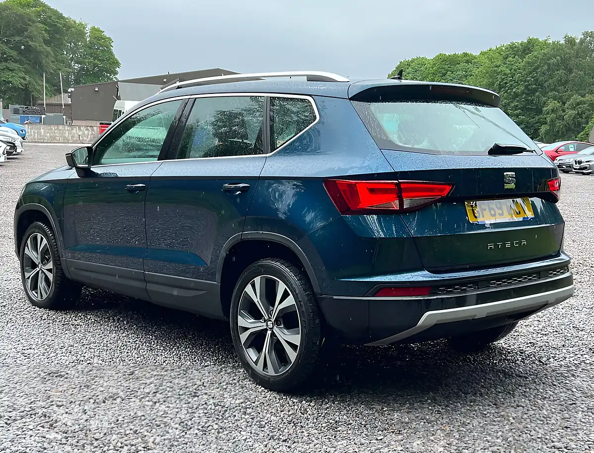 Used 2019 SEAT Ateca Se Technology Lava Blue - Interior and Exterior details 5