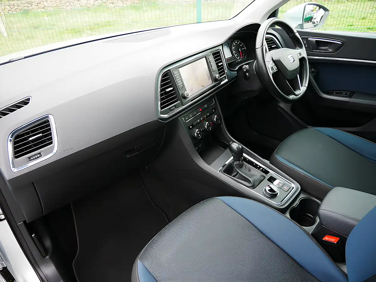 Used 2019 SEAT Ateca Se Technology Silver - Interior and Exterior details 12