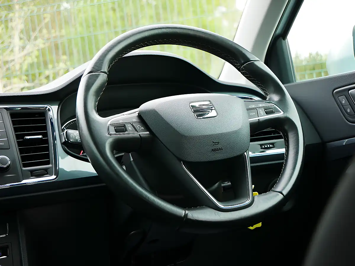 Used 2019 SEAT Ateca Se Technology Silver - Interior and Exterior details 16