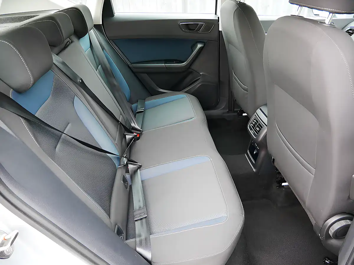 Used 2019 SEAT Ateca Se Technology Silver - Interior and Exterior details 18