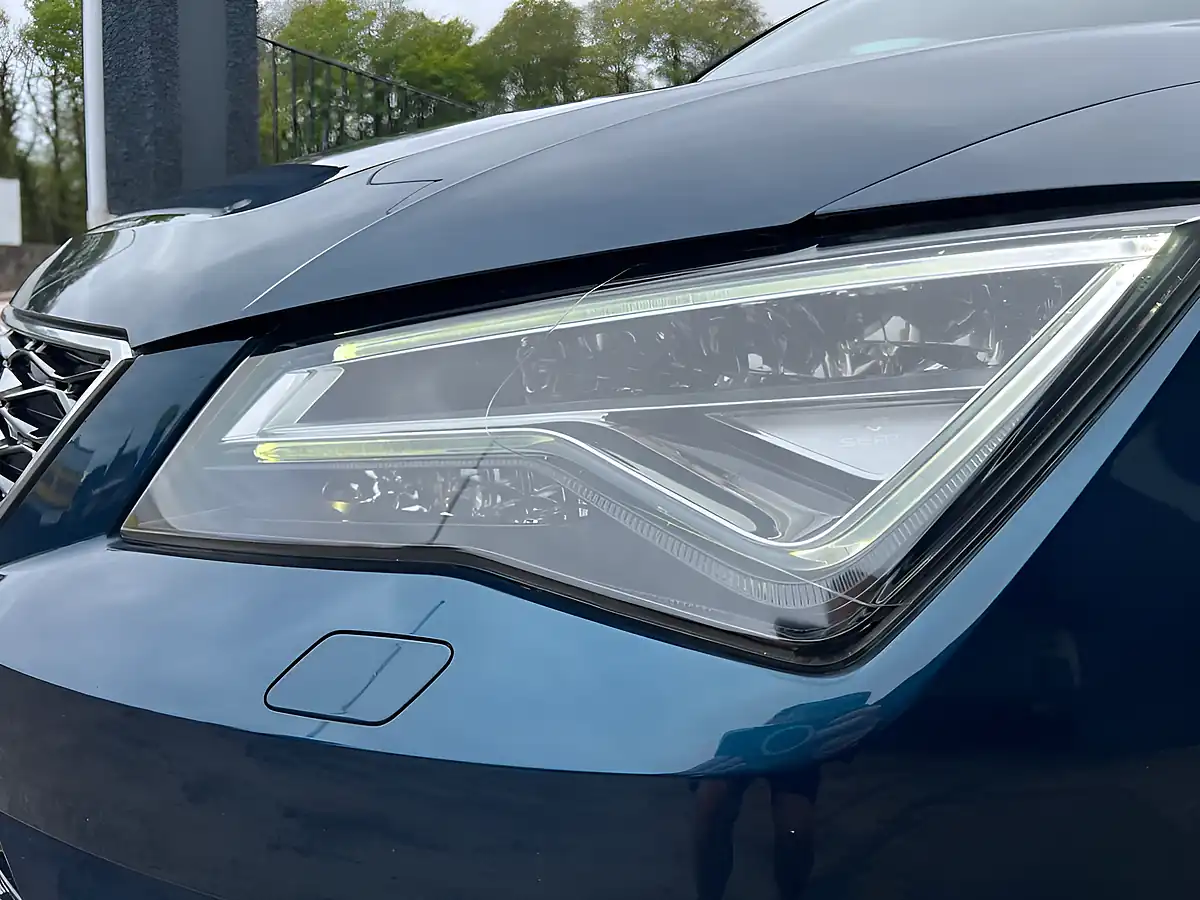 Used 2019 SEAT Ateca Xcellence Lux Blue - Interior and Exterior details 10