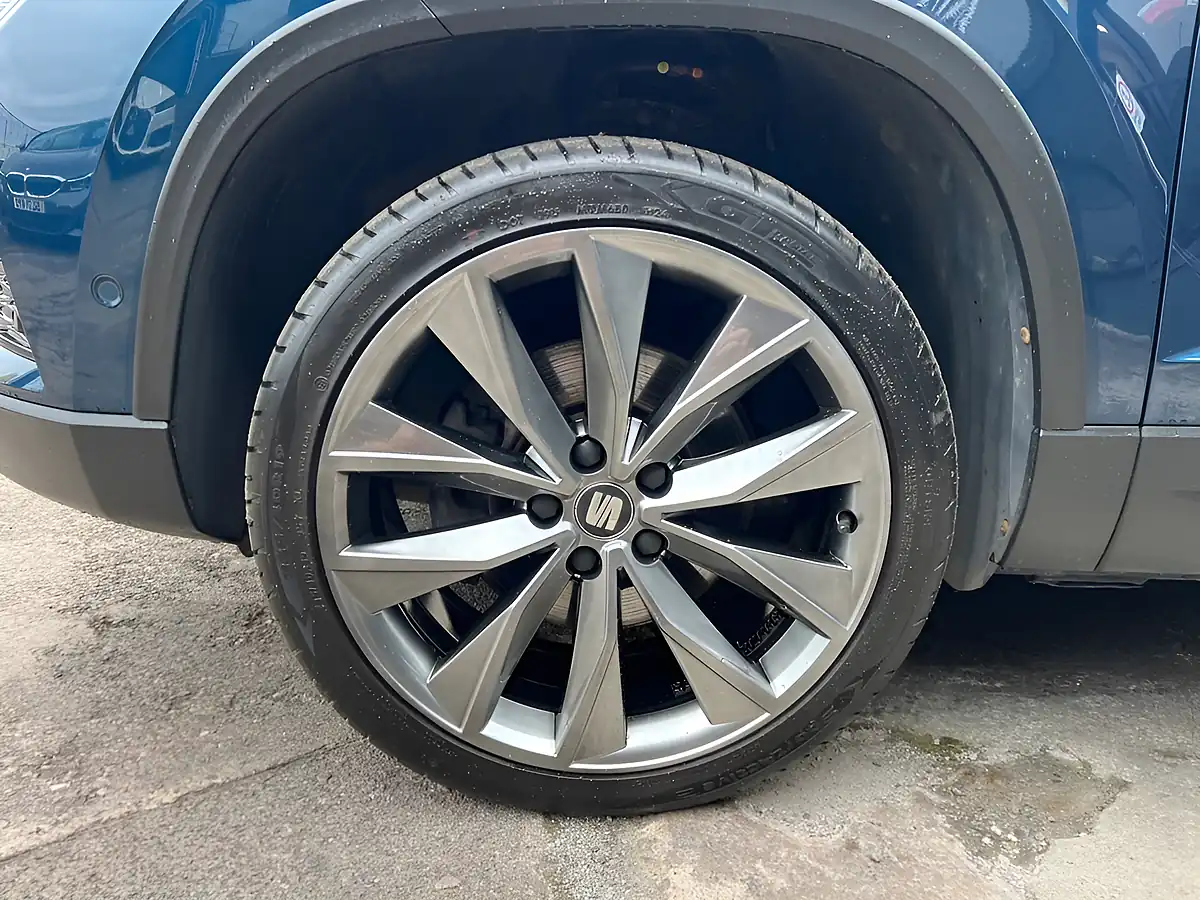 Used 2019 SEAT Ateca Xcellence Lux Blue - Interior and Exterior details 11