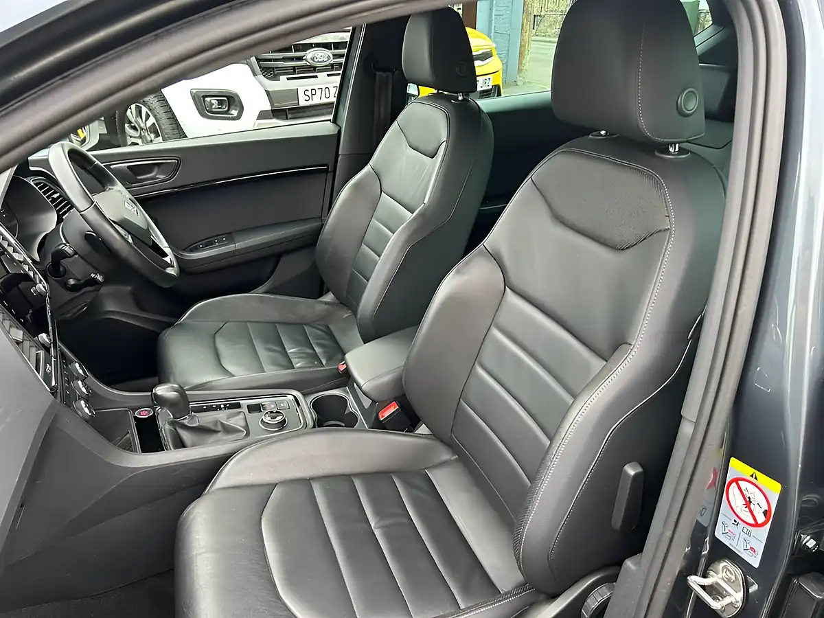 Used 2019 SEAT Ateca Xcellence Lux Grey - Interior and Exterior details 14