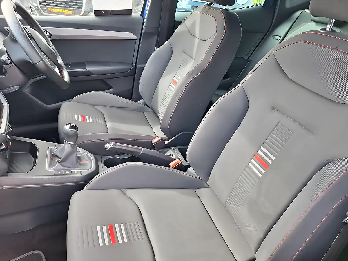 Used 2019 SEAT Ibiza Fr Blue - Interior and Exterior details 4
