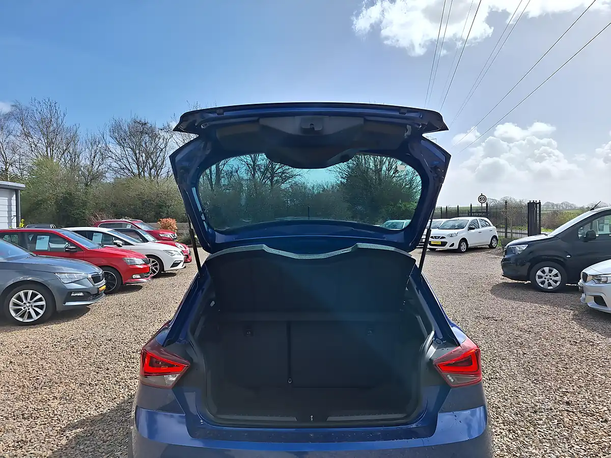 Used 2019 SEAT Ibiza Fr Blue - Interior and Exterior details 8