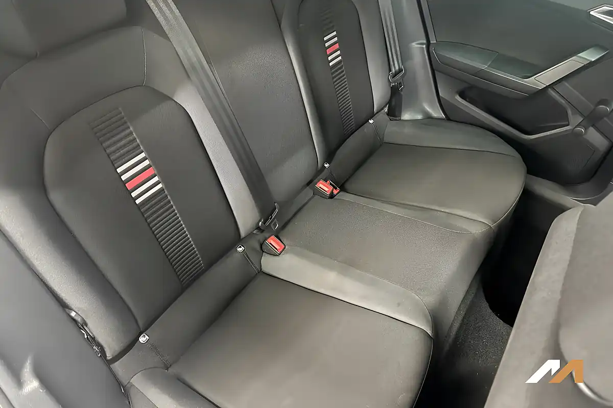 Used 2019 SEAT Ibiza Fr Blue - Interior and Exterior details 18