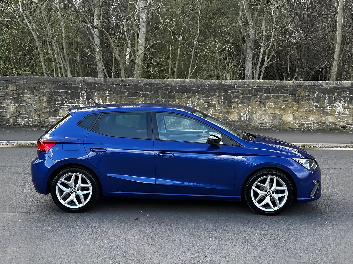 Used 2019 SEAT Ibiza Fr Blue - Interior and Exterior details 11