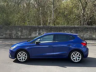 Used 2019 SEAT Ibiza Fr Blue - Interior and Exterior details 13