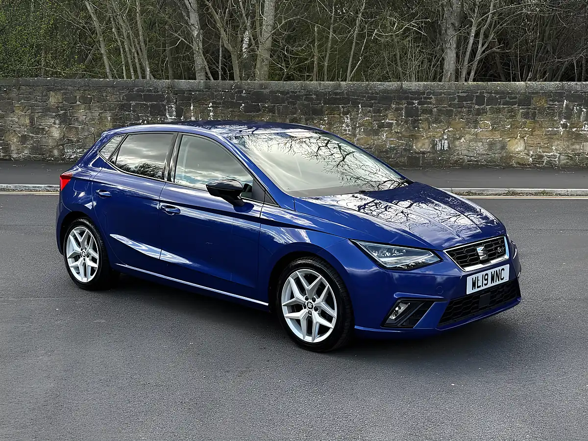 Used 2019 SEAT Ibiza Fr Blue - Interior and Exterior details 9