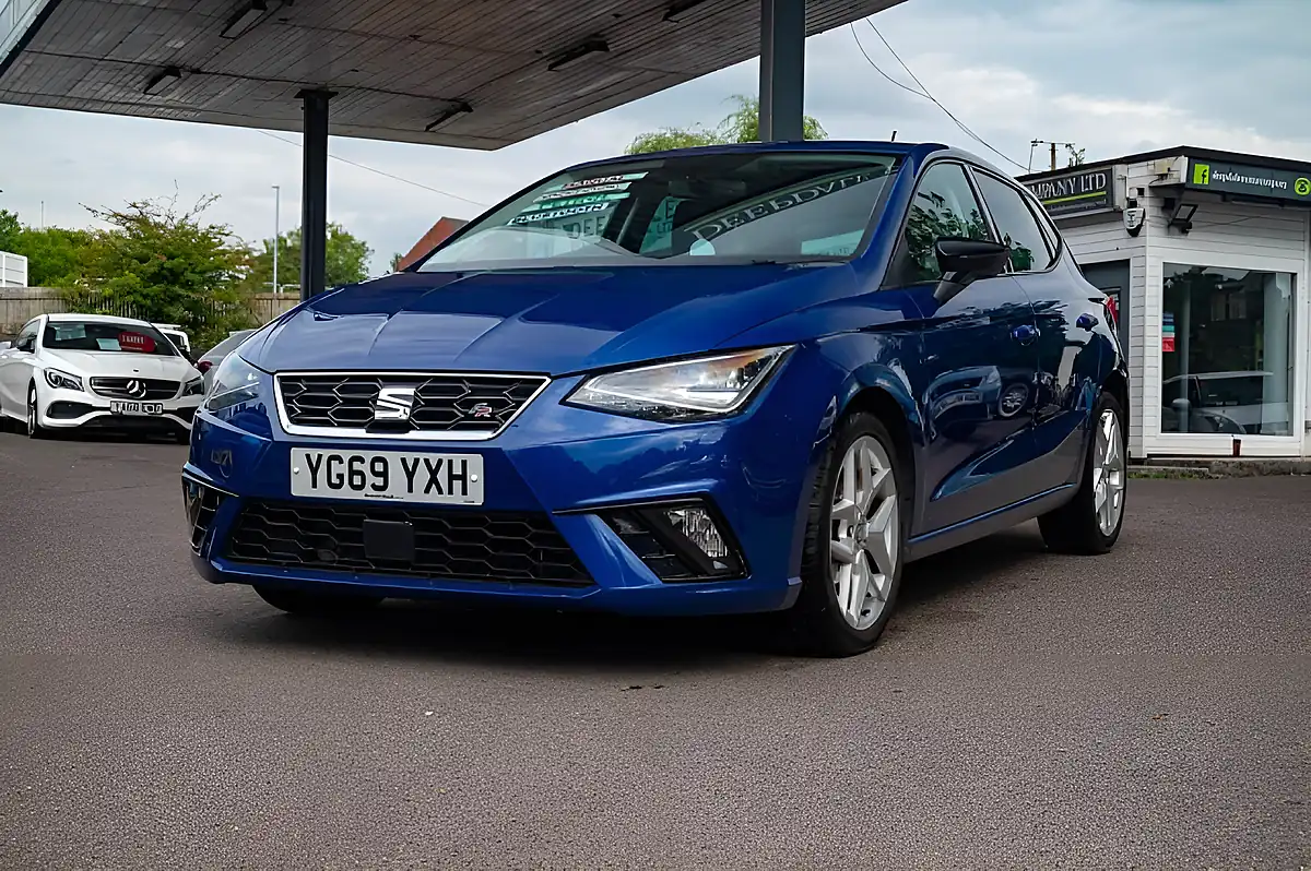 Used 2019 SEAT Ibiza Fr Mystery Blue Metallic - Interior and Exterior details 3