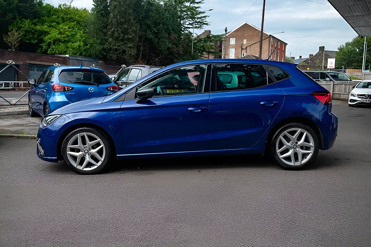 Used 2019 SEAT Ibiza Fr Mystery Blue Metallic - Interior and Exterior details 4