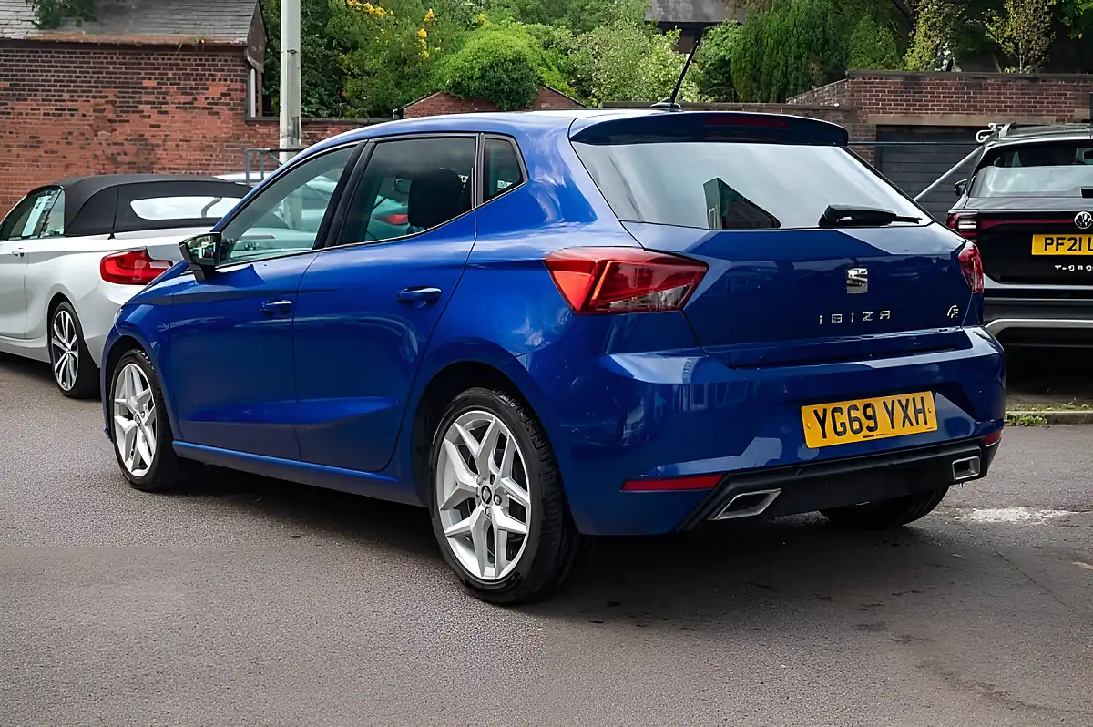 Used 2019 SEAT Ibiza Fr Mystery Blue Metallic - Interior and Exterior details 5