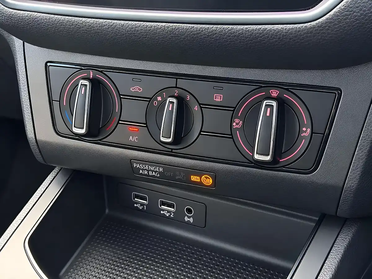 Used 2019 SEAT Ibiza Fr Red - Interior and Exterior details 16