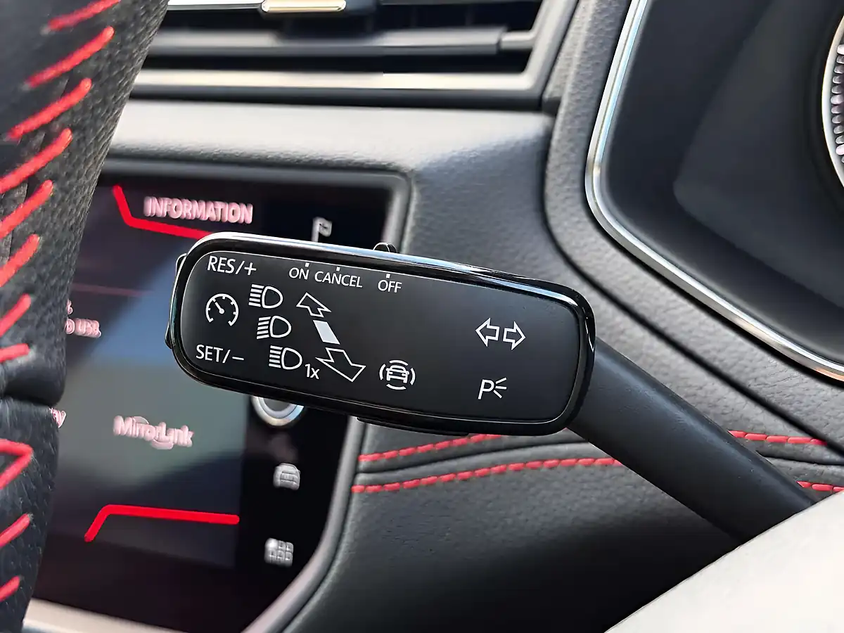 Used 2019 SEAT Ibiza Fr Red - Interior and Exterior details 17