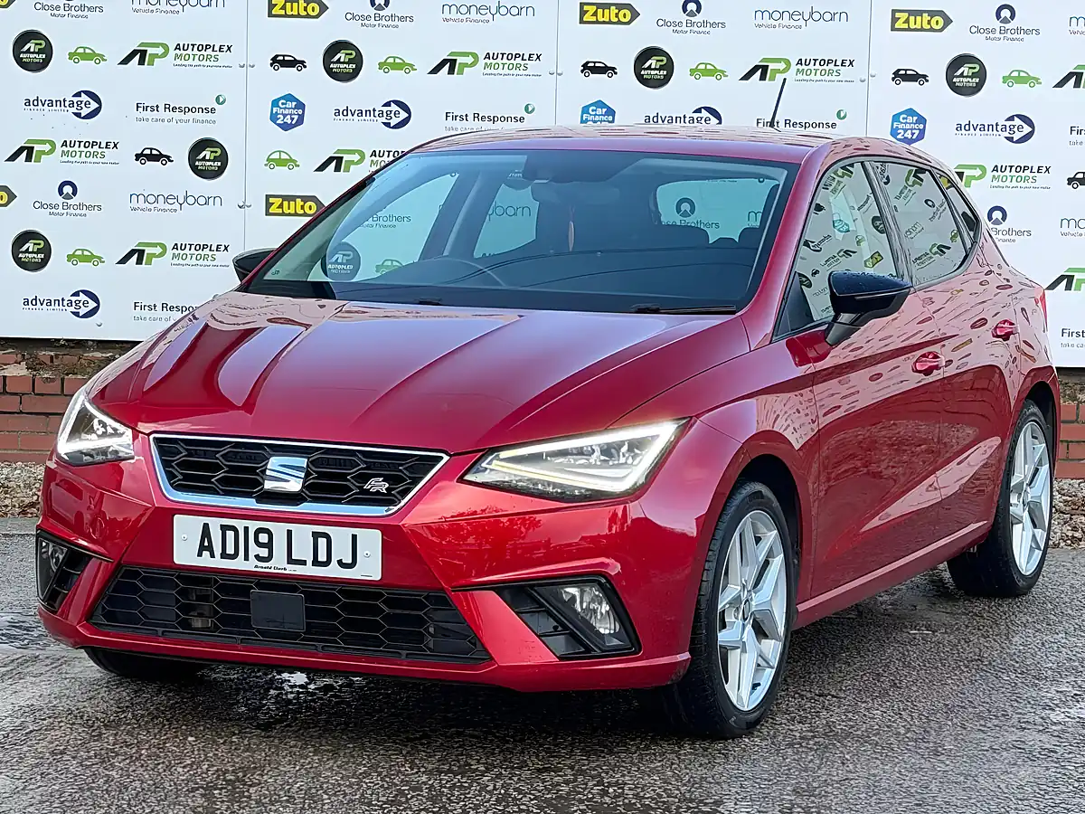 Used 2019 SEAT Ibiza Fr Red - Interior and Exterior details 8