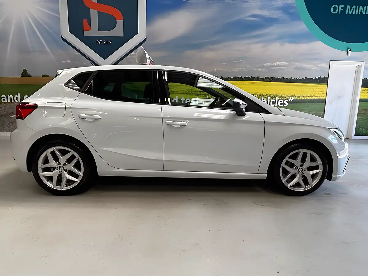 Used 2019 SEAT Ibiza Fr White - Interior and Exterior details 4