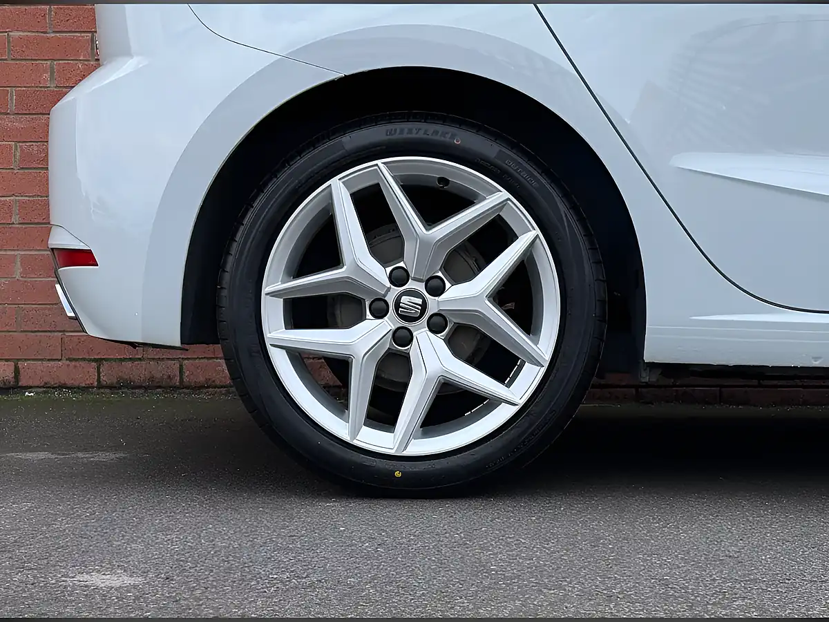 Used 2019 SEAT Ibiza Fr White - Interior and Exterior details 19