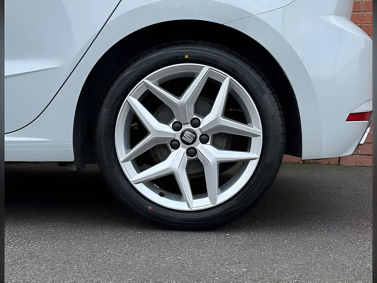 Used 2019 SEAT Ibiza Fr White - Interior and Exterior details 20