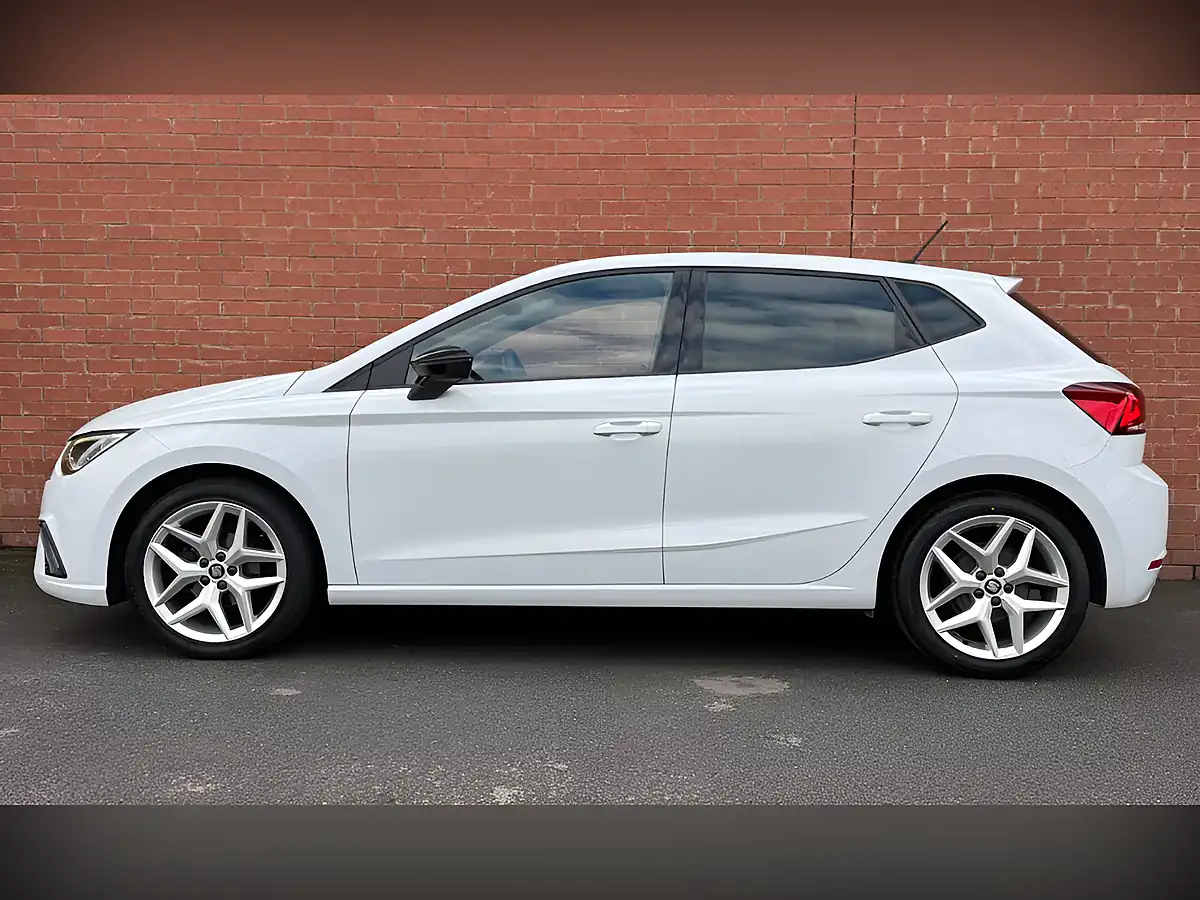 Used 2019 SEAT Ibiza Fr White - Interior and Exterior details 6