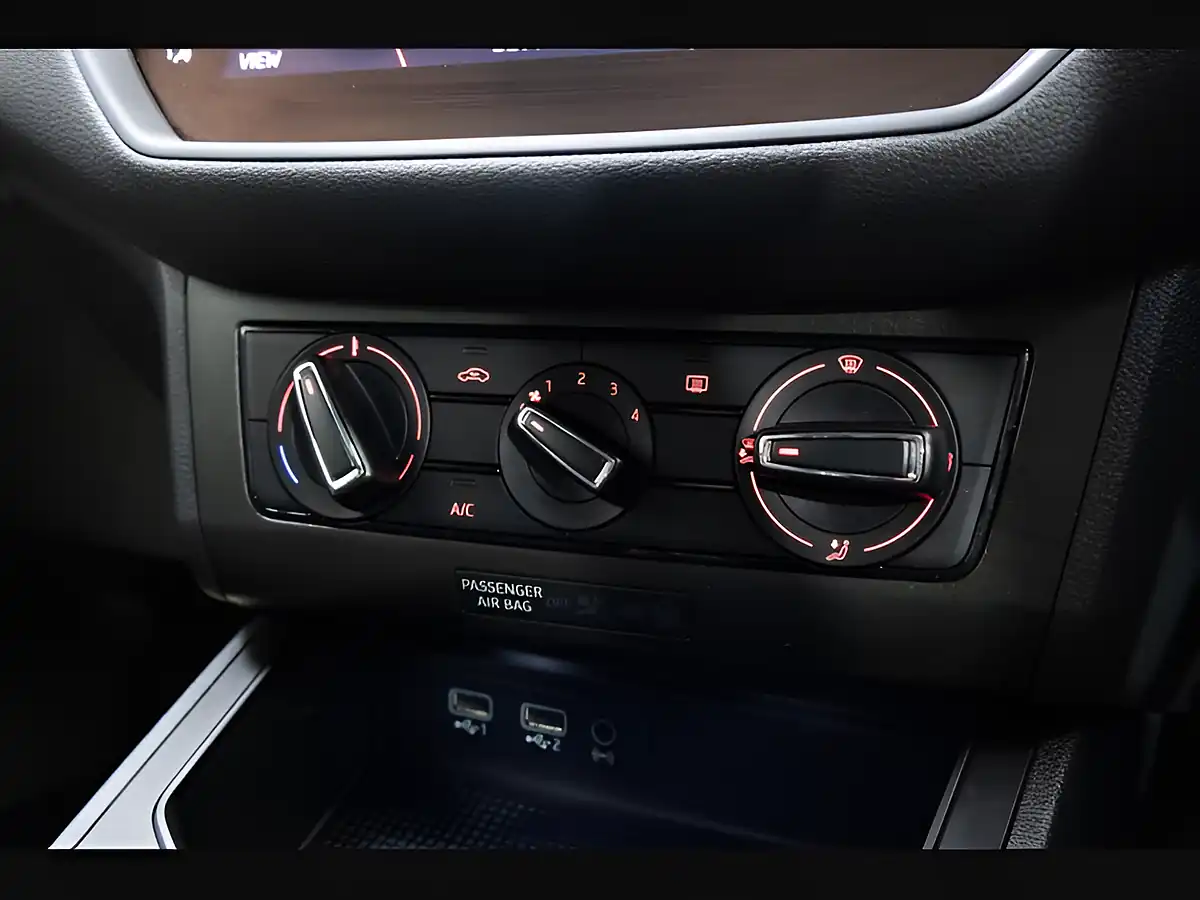 Used 2019 SEAT Ibiza Fr White - Interior and Exterior details 14
