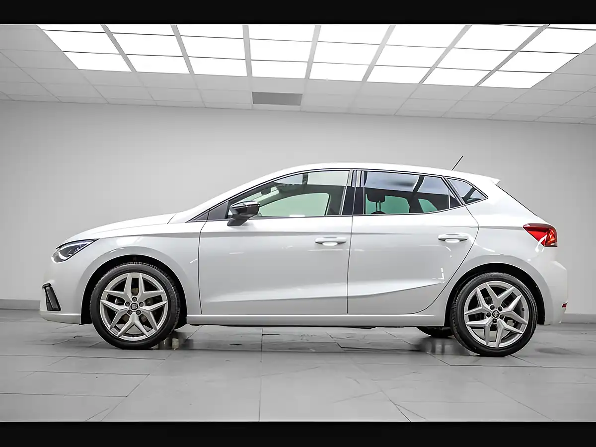 Used 2019 SEAT Ibiza Fr White - Interior and Exterior details 3